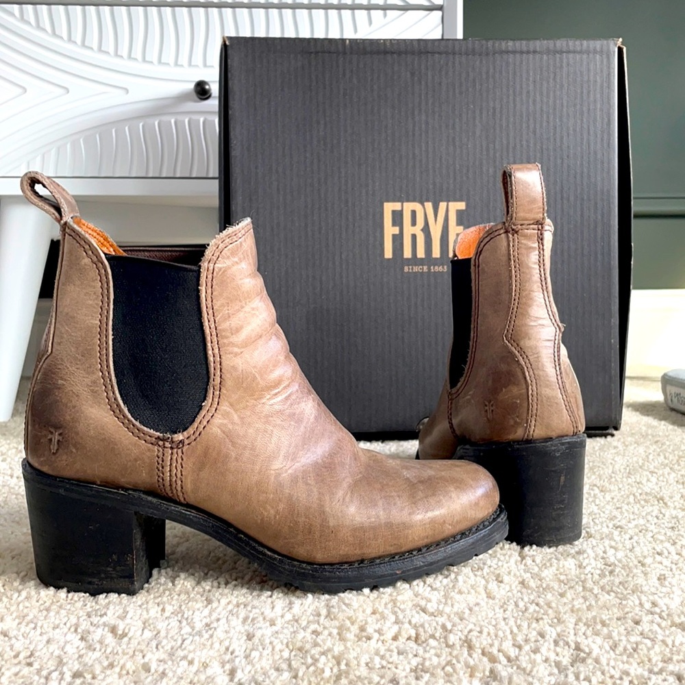 Frye Leather Chelsea Ankle Boots